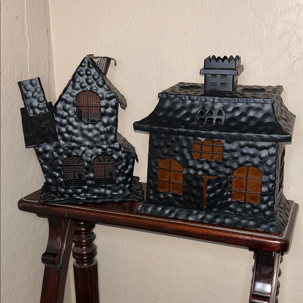 Black Metal Haunted House Decor